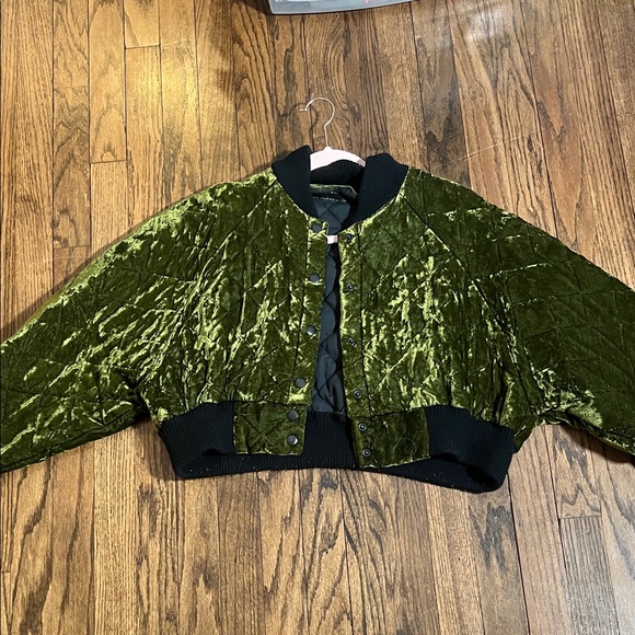 Betsey Johnson Jackets & Blazers - VINTAGE BETSEY JOHNSON QUILTED VELVET CROPPED BOMBER JACKET S M L OS